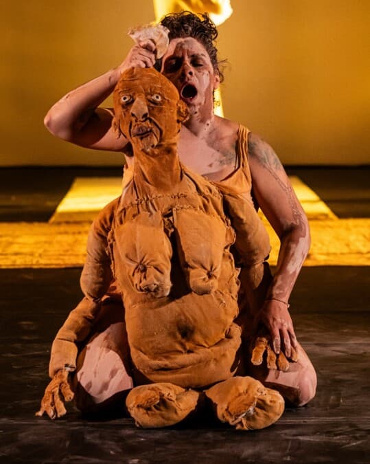 Teatro: Rio Rugas, by Juliana Notari (BR)