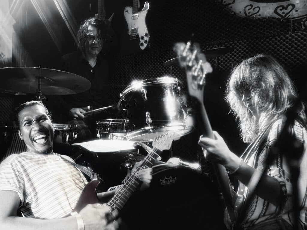 THE GROOVE NOMADS + DJ BO INDI SAM