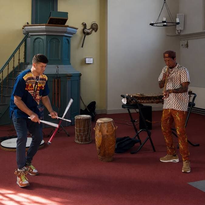 From Togo to Brazil, percussion, juggling & puppets