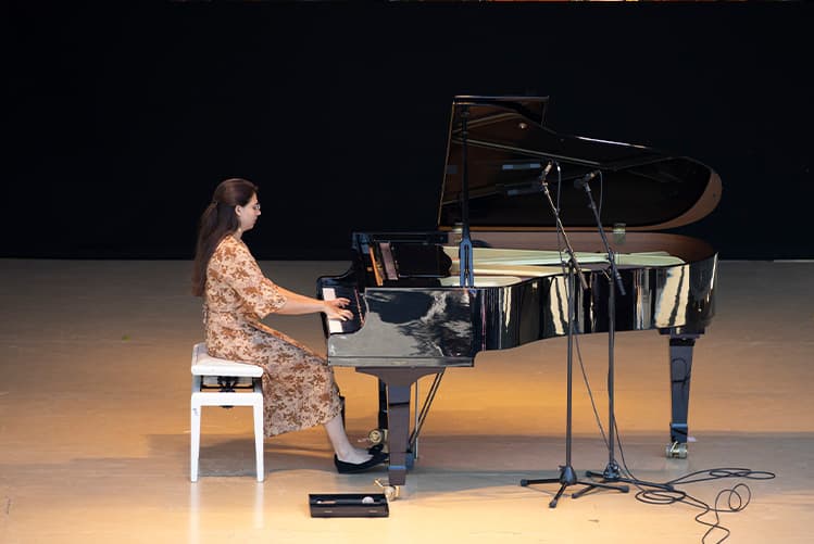 Summer Piano Lessons With Ischico