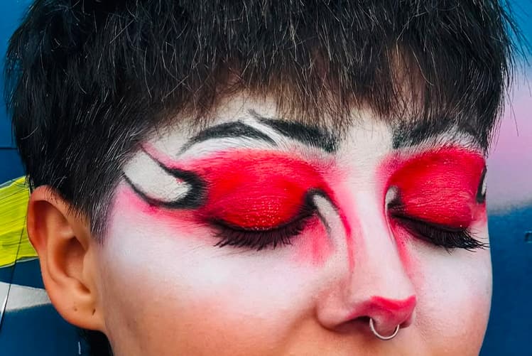 SUNDAYS QUEER MAKEUP CLUB